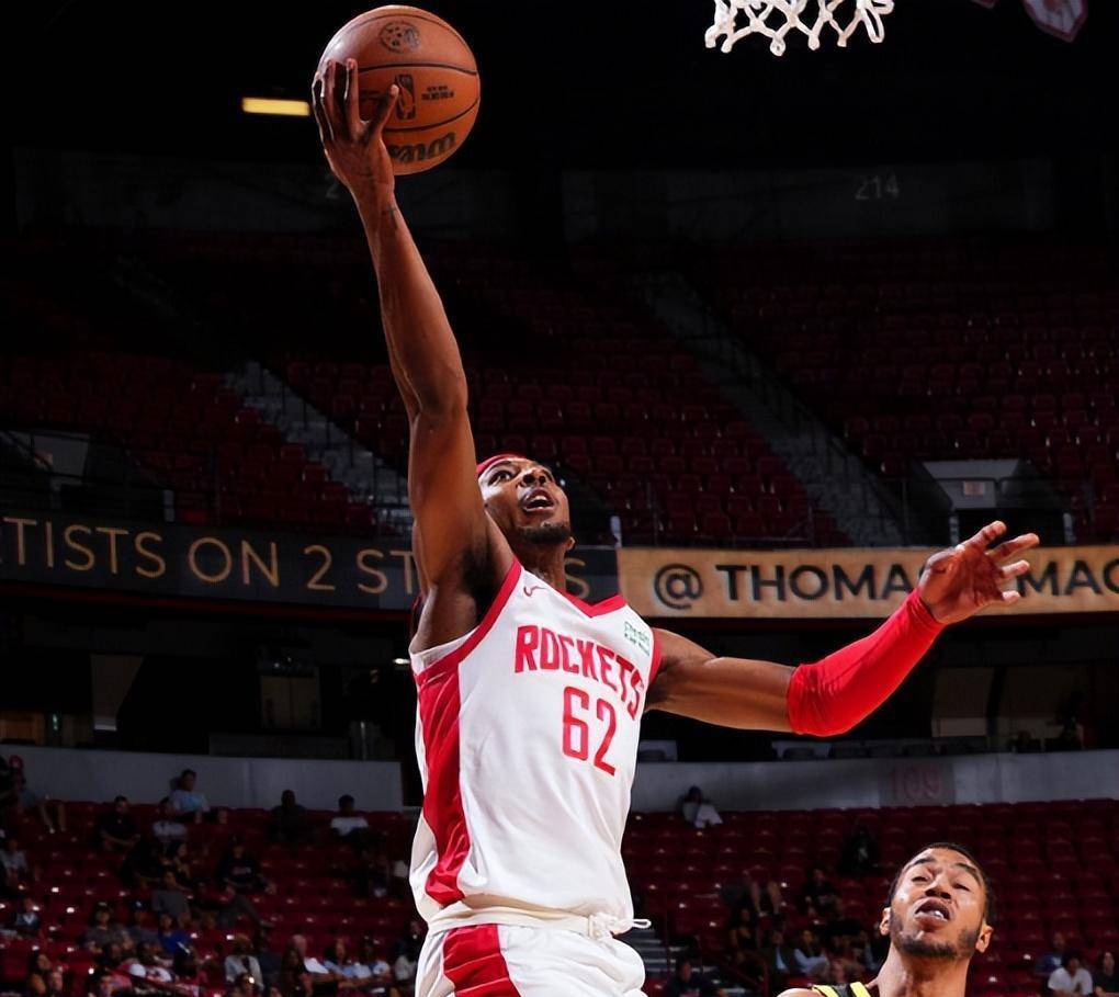 包含魅力前锋！这位球员助队取得胜利的词条