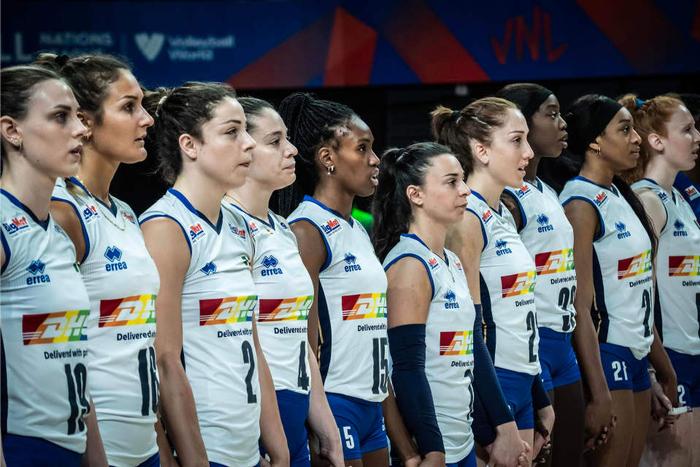 意大利篮球联赛决赛首战,大场面精彩纷呈的简单介绍 意大利篮球联赛决赛首战,大场面精彩纷呈的简单介绍