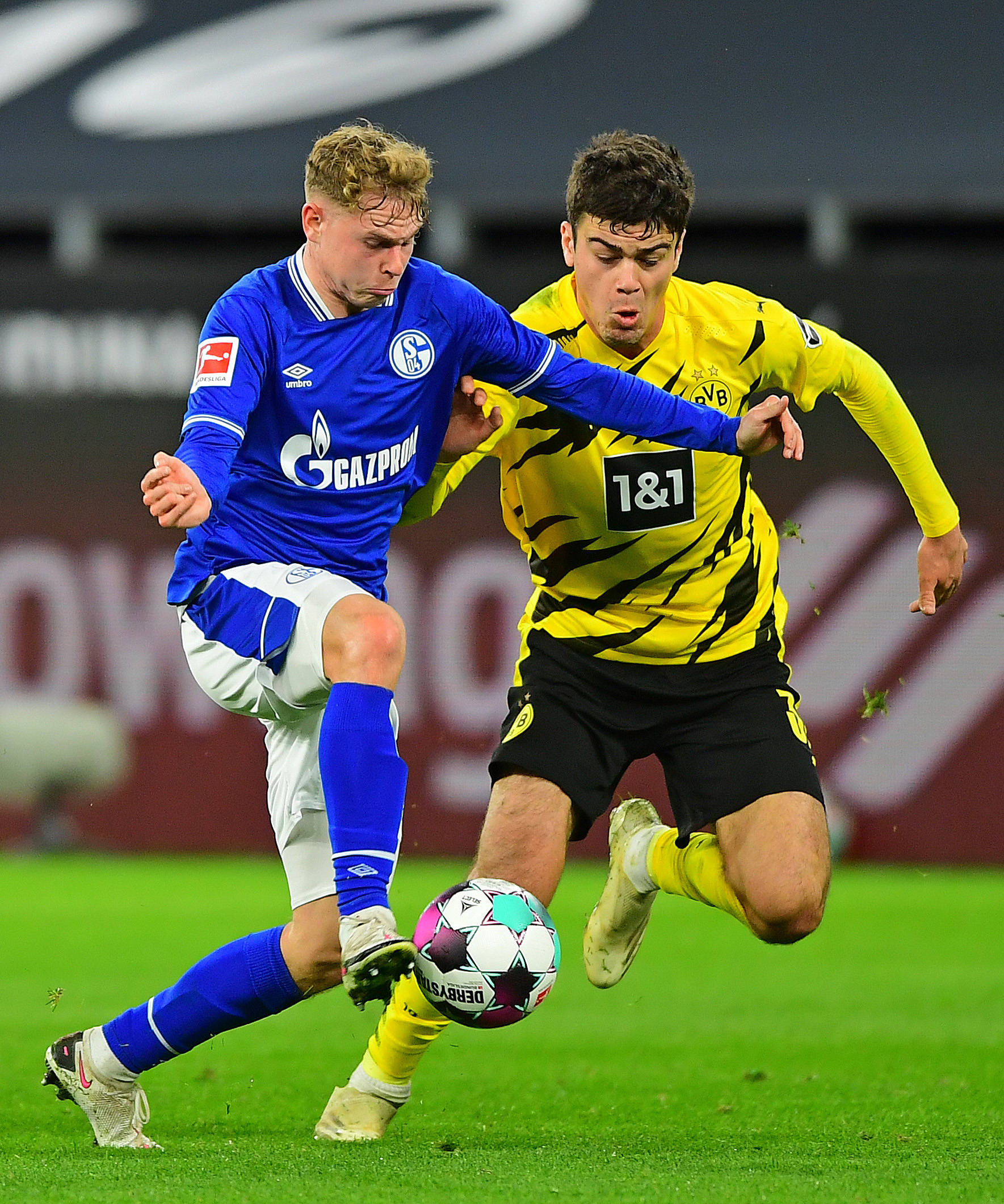 关于沙尔克遭遇主场失利,德甲榜首渐行渐远的信息 关于沙尔克遭遇主场失利,德甲榜首渐行渐远的信息