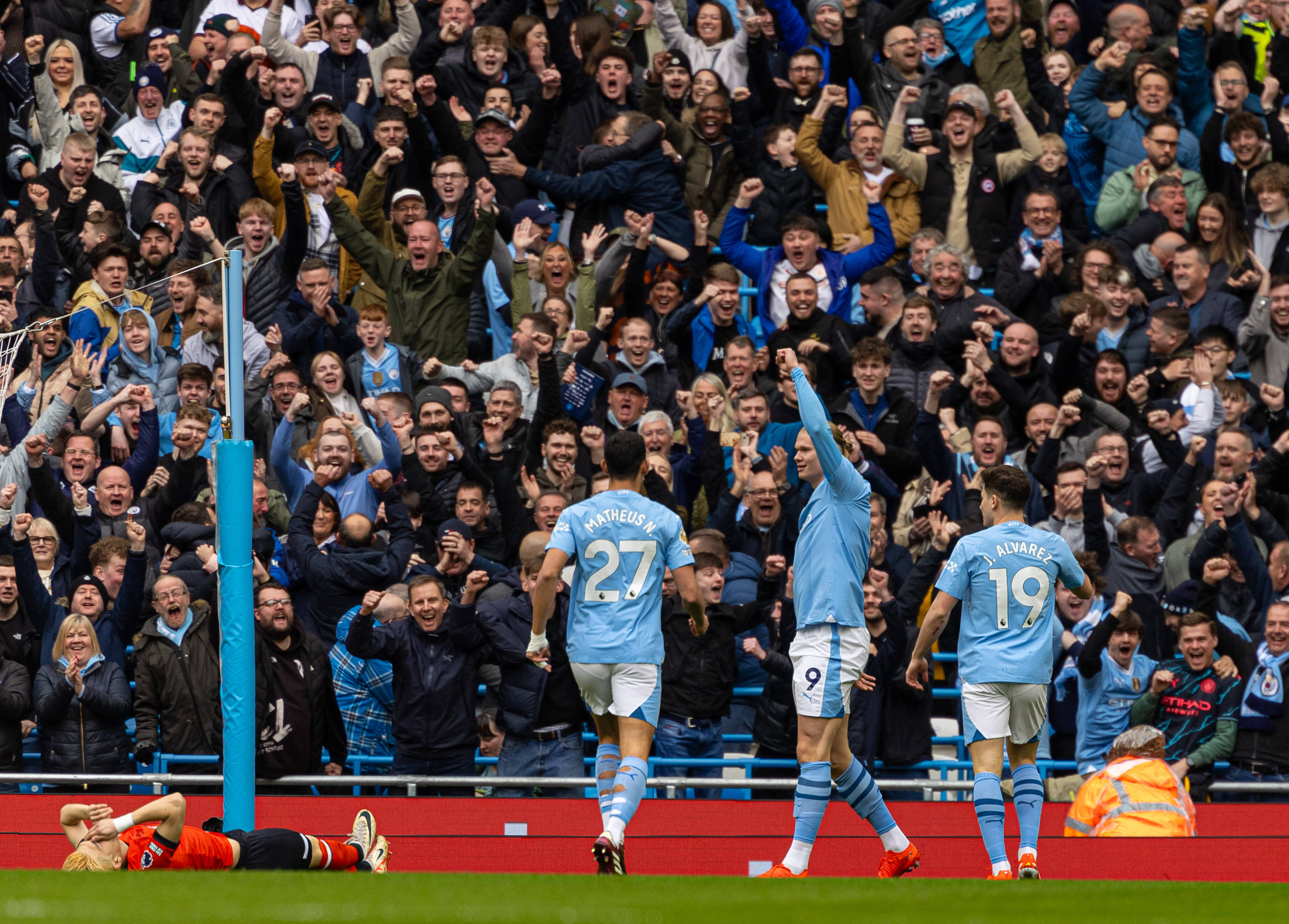 曼城大胜,瓜迪奥拉再次展现领军实力 曼城大胜,瓜迪奥拉再次展现领军实力
