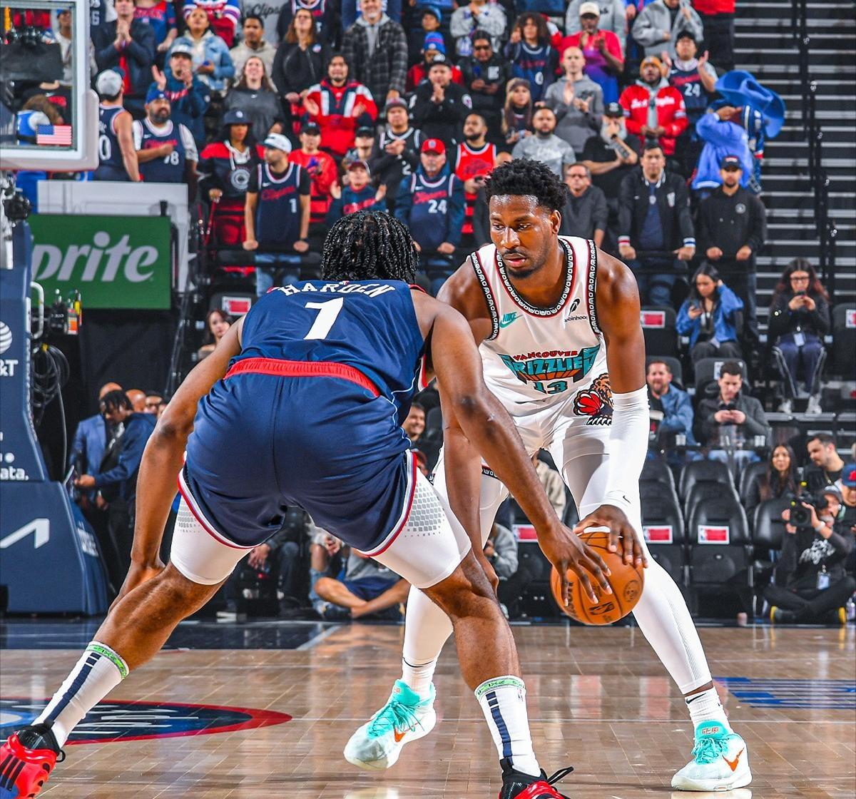 关于快船队主帅泰伦·卢带领球队杀入西部季后赛的信息 关于快船队主帅泰伦·卢带领球队杀入西部季后赛的信息