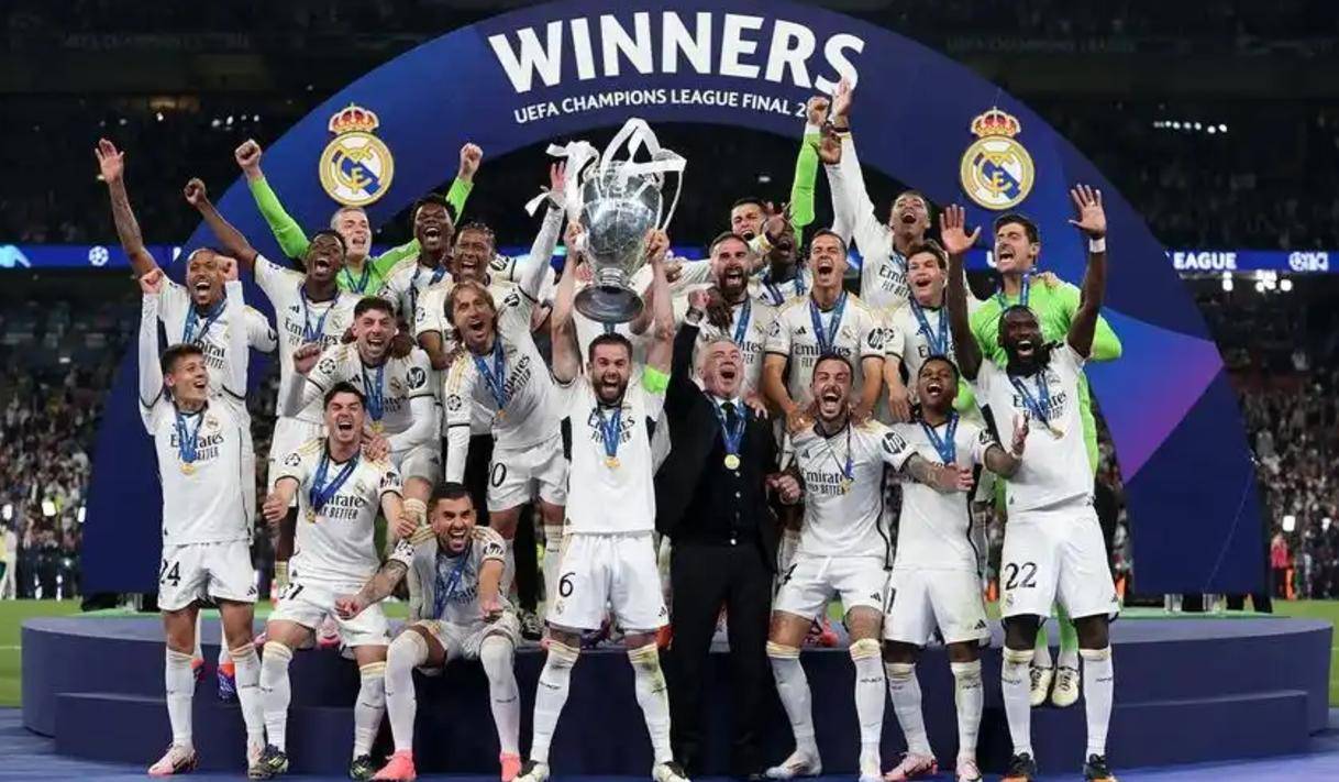 关于快讯:巴塞罗那抵达美国备战世俱杯的信息 关于快讯:巴塞罗那抵达美国备战世俱杯的信息