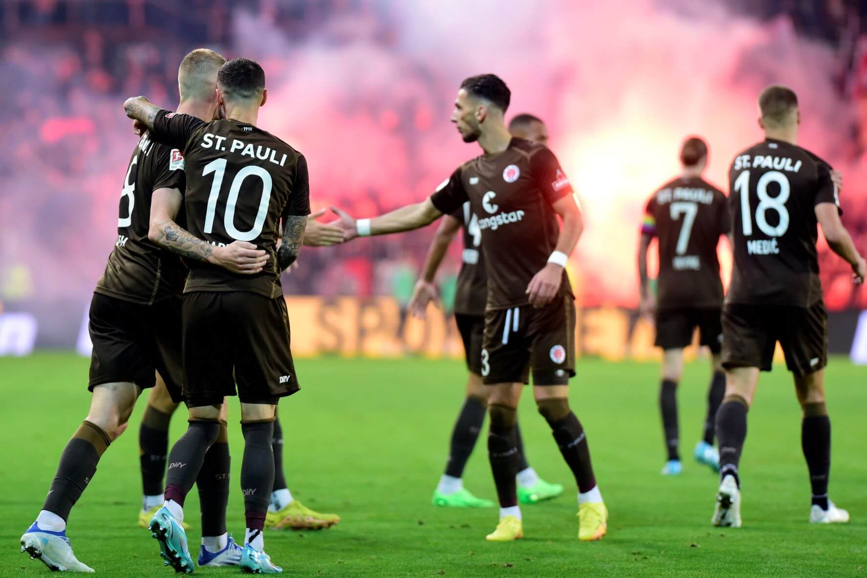 多特蒙德遭遇惨败,遭遇联赛失利 多特蒙德遭遇惨败,遭遇联赛失利