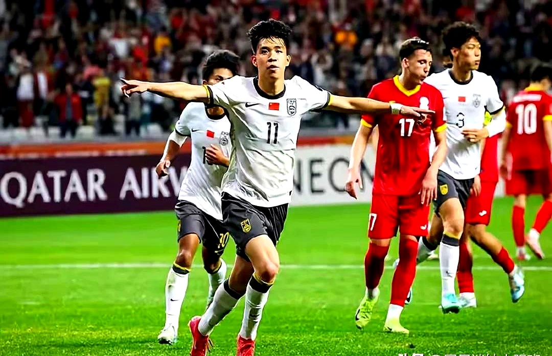 洲际足球比赛中的强队实力横扫对手