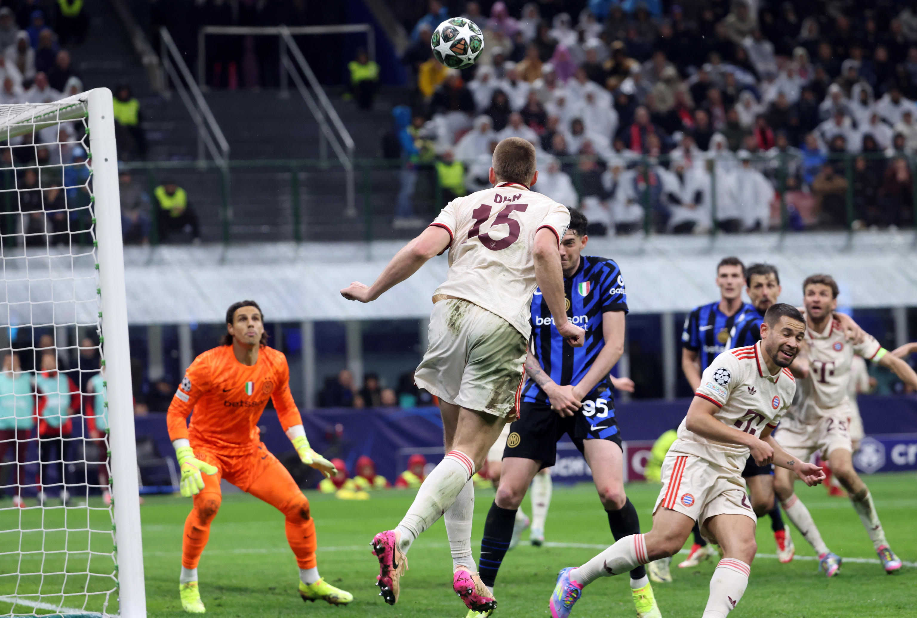 国际比赛中球队取得巨大成功 国际比赛中球队取得巨大成功