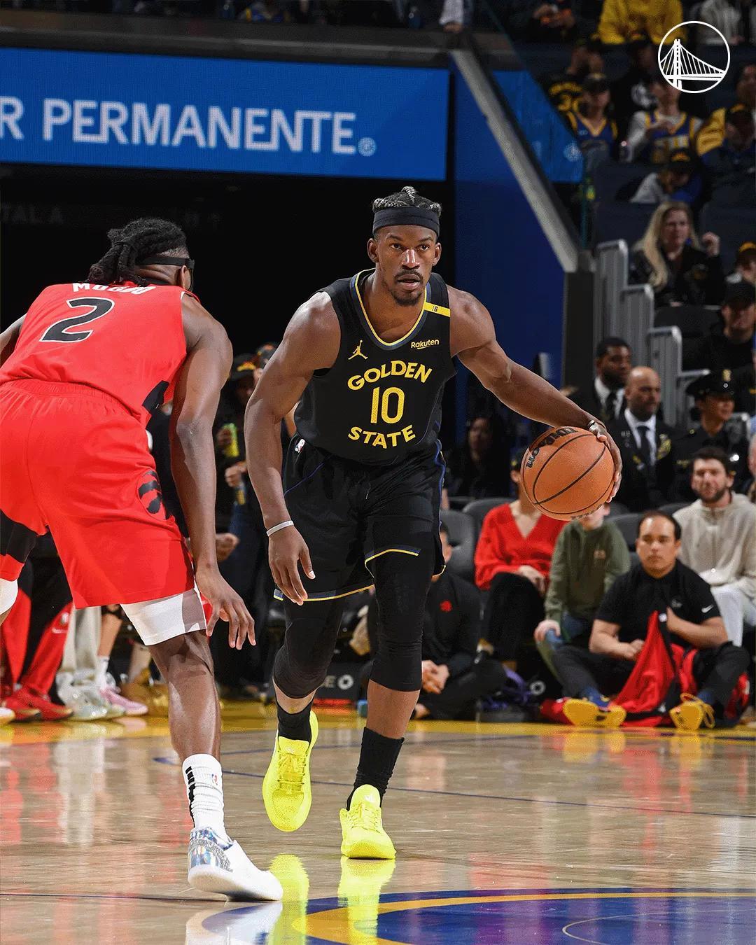 关于库里飙大三元带领勇士客场击败猛龙的信息 关于库里飙大三元带领勇士客场击败猛龙的信息