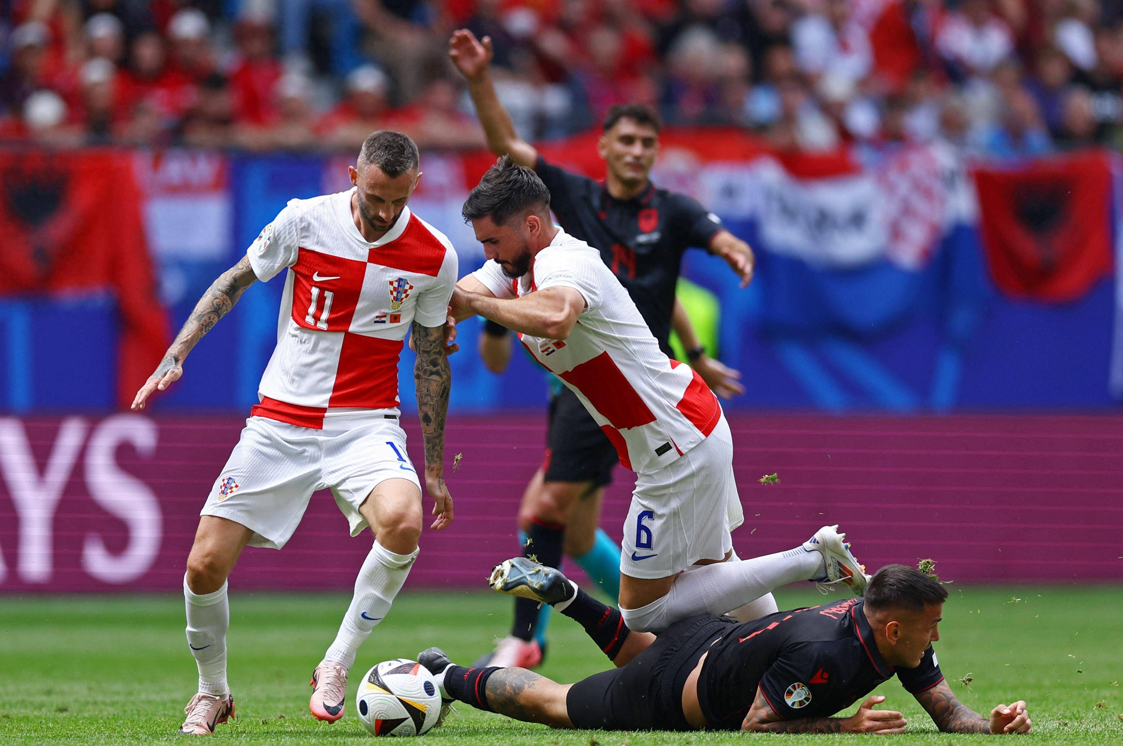 欧洲国家队较量激烈,赛场争霸不停歇 欧洲国家队较量激烈,赛场争霸不停歇