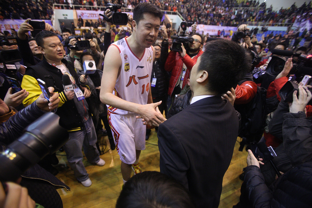 AG捕鱼游戏-江苏男篮队员发挥出色,帮助球队取胜