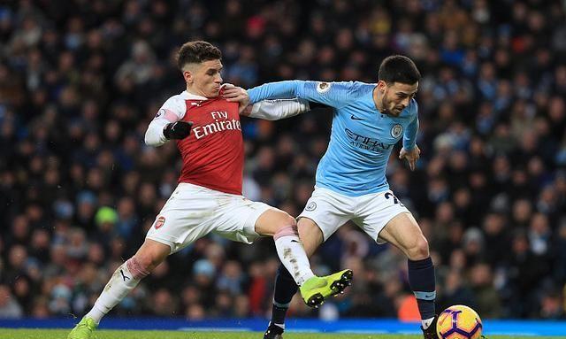 曼城主场战胜阿森纳，继续保持领先