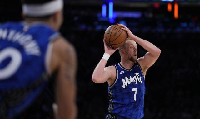 -克里米亚队在关键时刻展现强大实力，取得胜利