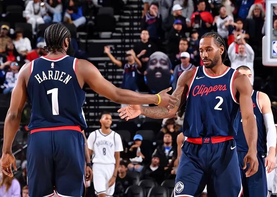 快船队高效防守,逼得对手束手无策 快船队高效防守,逼得对手束手无策