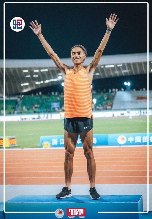 田径选手速度超越极限，夺得冠军