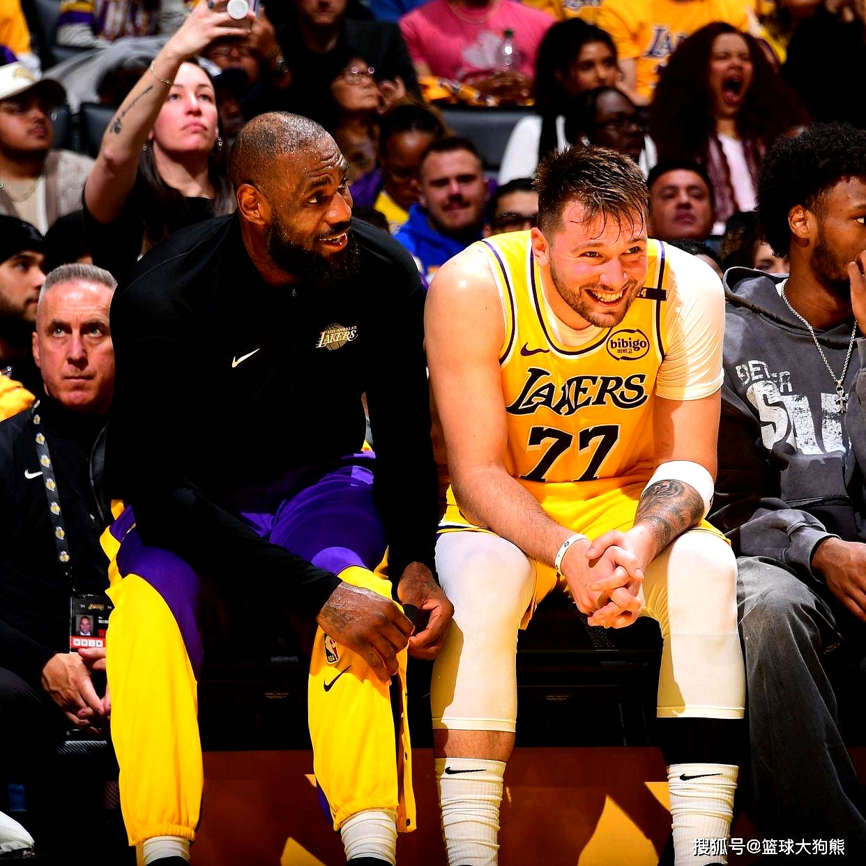 湖人双星联手，攻防兼备重回战胜轨道的简单介绍