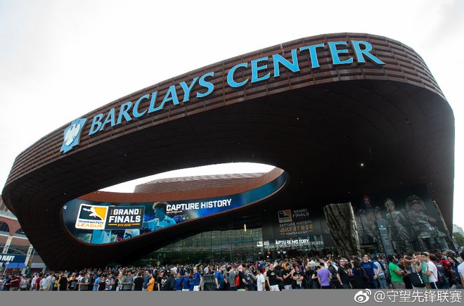 欧洲俱乐部联赛总决赛现场气氛火爆