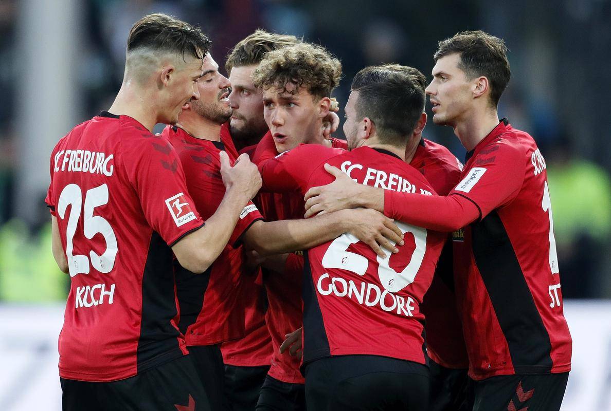 AG捕鱼游戏-弗赖堡足球俱乐部迎战对手,力保德国赛区前列的简单介绍