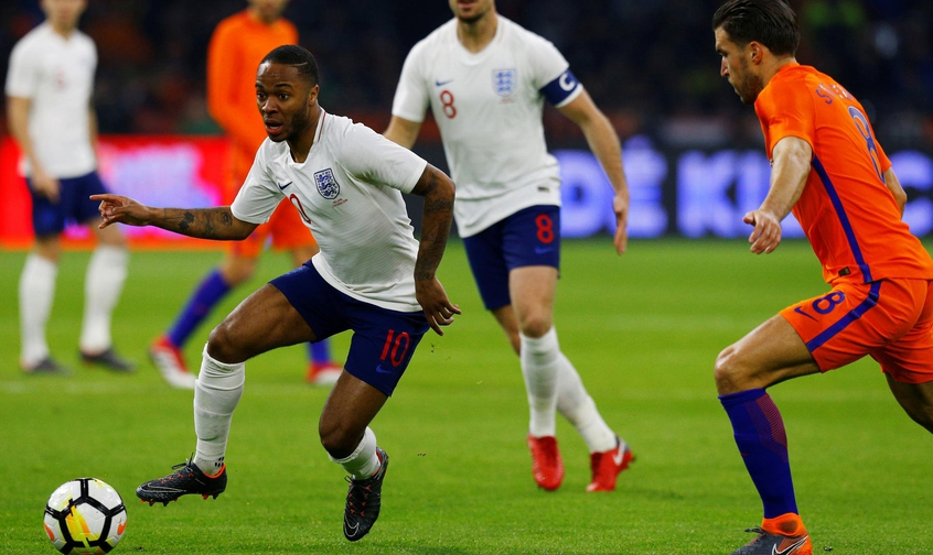 荷兰球员斩获帽子戏法,助球队取得胜利 荷兰球员斩获帽子戏法,助球队取得胜利