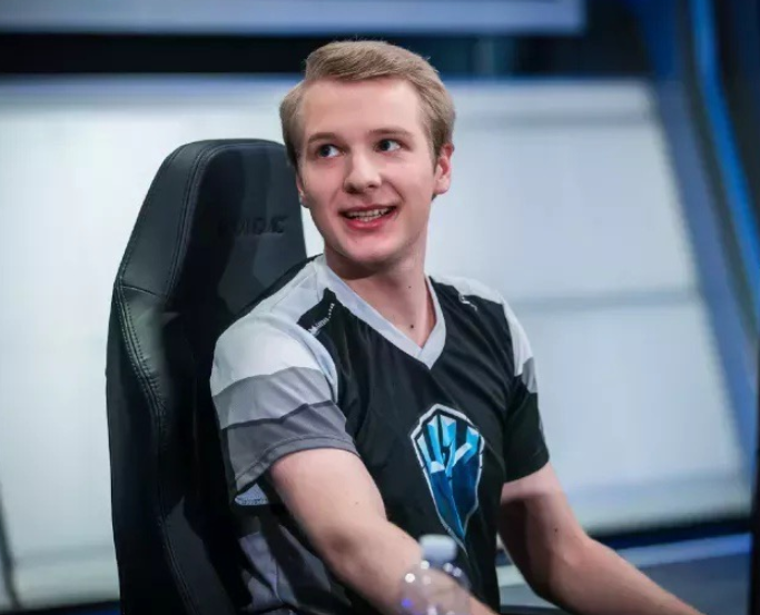 AG捕鱼王游戏下载-G2横扫FPX,Jankos团战一打五强强对话小组赛,引爆全场热议的简单介绍