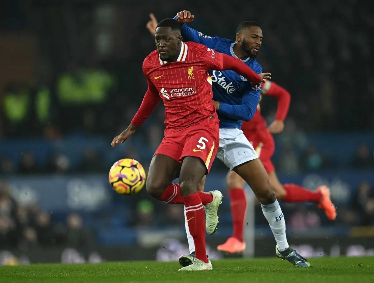 利物浦客场逆转埃弗顿，继续领跑的简单介绍