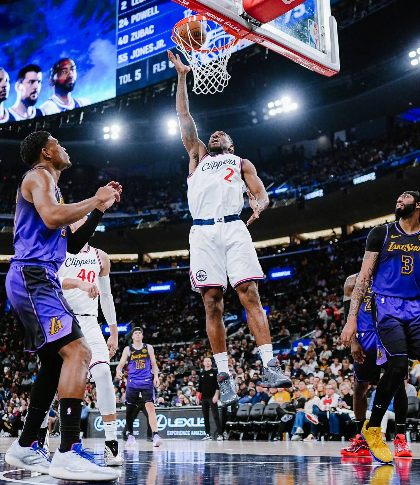 湖人全队复出,备战与火箭的次轮比赛 湖人全队复出,备战与火箭的次轮比赛