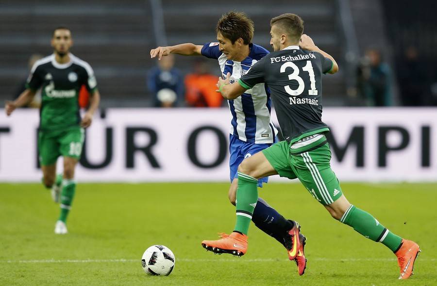 关于沙尔克04发挥不佳,球迷表达失望的信息 关于沙尔克04发挥不佳,球迷表达失望的信息