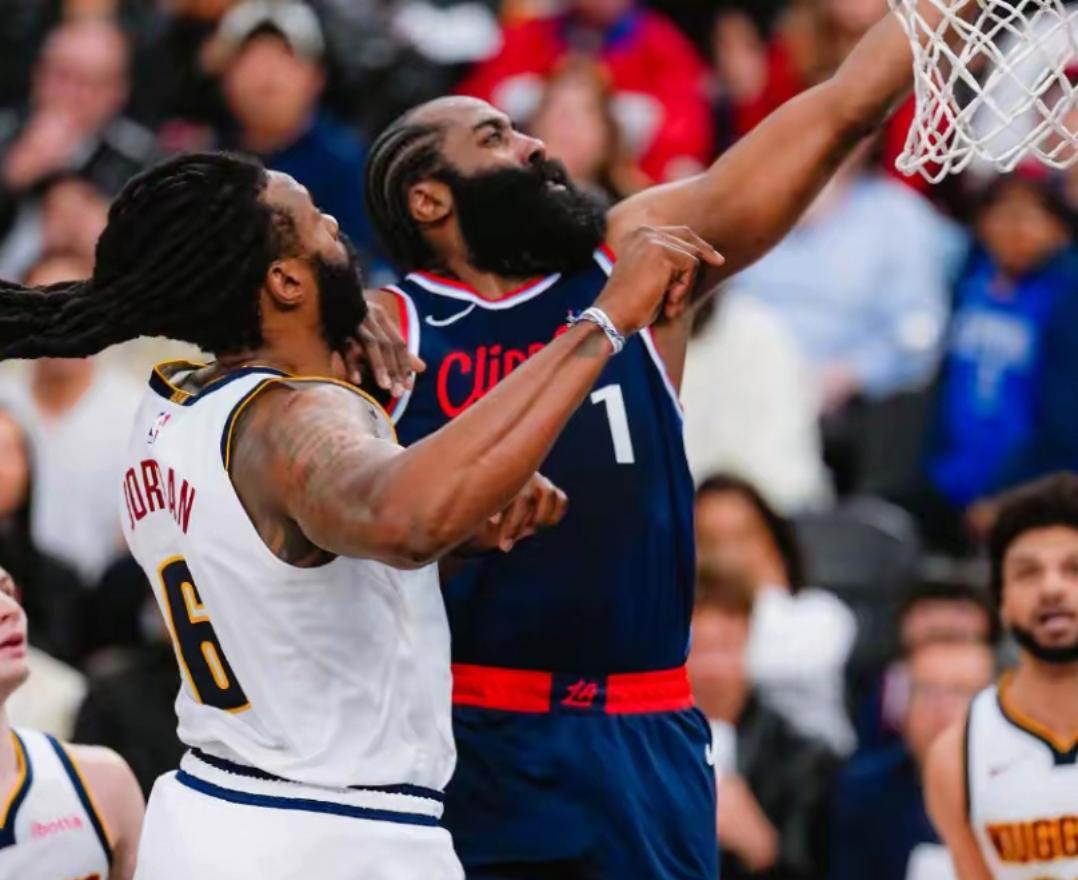 快船主场逆转击败小牛，晋级西部半决赛